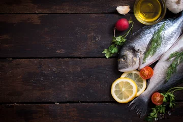 Crédence de cuisine en verre imprimé Plats de repas Gilthead fish and ingredients