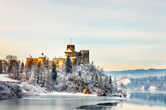 Fototapeta Piękny widok na zamek w Niedzicy, Polska