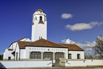 White depot with bluse sky