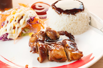 Grilled chicken with vegetables