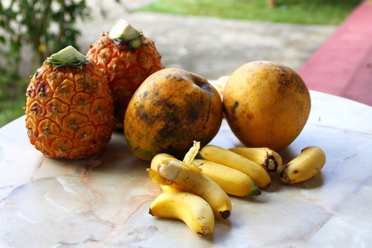 Tropenfrüchte Bilder – Durchsuchen 2,397 Archivfotos, Vektorgrafiken ...