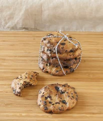 Foto op Plexiglas chocolade koekjes gestapeld © foodstyle_foto