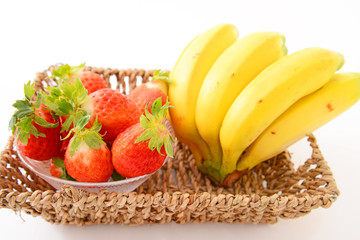 新鮮ないちごとバナナ