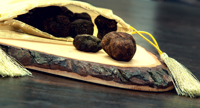 mushrooms black truffle