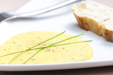 scrambled eggs to the French way