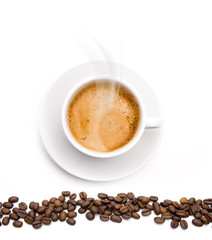 Kaffeetasse mit Kaffebohnen