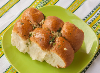 Buns with garlic