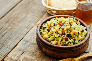 rice, wild rice, chickpeas with raisins and herbs