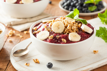 Healthy Organic Berry Smoothie Bowl
