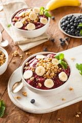 Healthy Organic Berry Smoothie Bowl