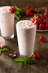 Refreshing Homemade Strawberry Milkshake