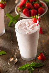 Refreshing Homemade Strawberry Milkshake