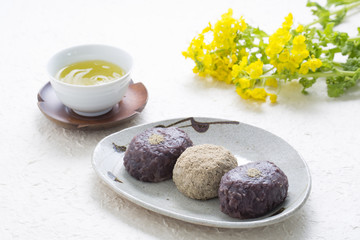 ボタモチと緑茶