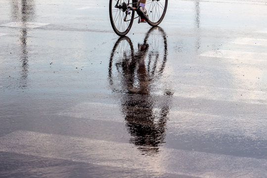 Radfahrer im Regen