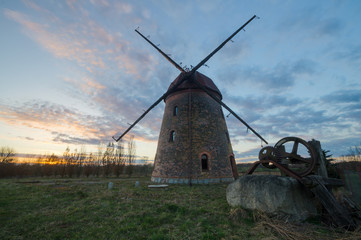 wiatrak holenderski © Mike Mareen