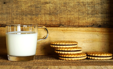 Milch und Kekse