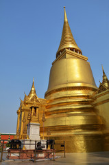 Naklejka premium Golden pagoda in Grand Palace