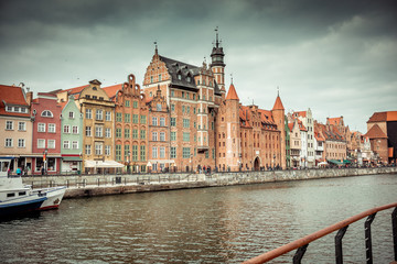 Fototapeta na wymiar views of the waterfront in Gdansk