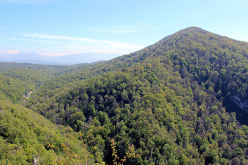 Fototapeta premium Вид на гору Ахун с Орлинных скал
