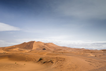 Fototapeta na wymiar erg chebbi sand dunes