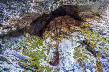 Stalagmit in idäischer Grotte auf Kreta