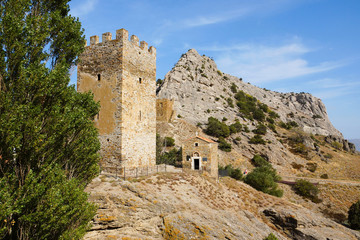 Fototapeta premium Храм 12 апостолов и башня Генуэзской крепости. Судак. Крым.