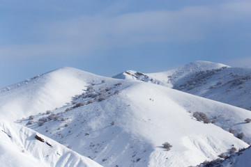 Obraz premium snowy slopes of the Tien Shan Mountains