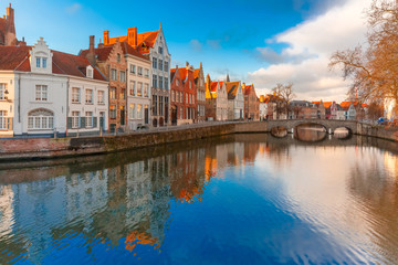 Naklejka na ściany i meble Bruges canal Spiegelrei with beautiful houses, Belgium