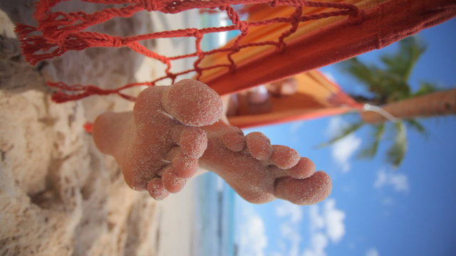 sandy toes vertical audio