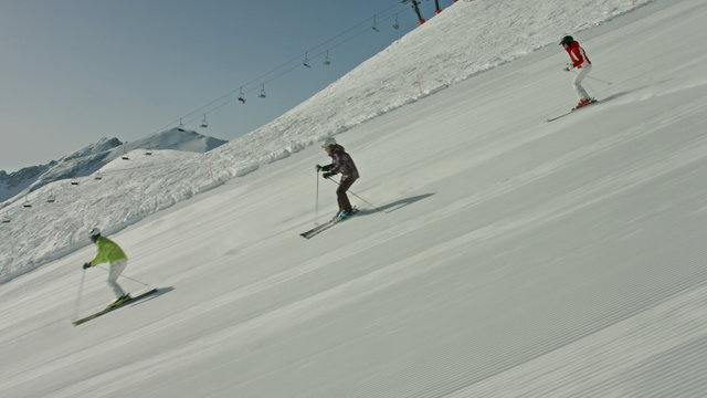 sporty family skiing