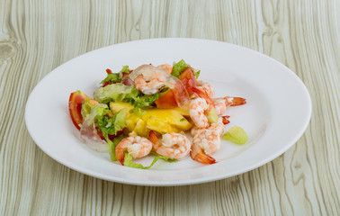 Shrimps with aloe vera salad