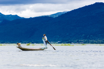 Naklejka premium Inle lake traditional fishing