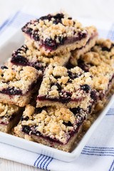 Currant cornmeal crumble bars