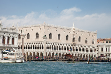 Fototapeta na wymiar Venise : le palais des Doges