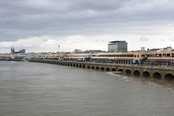 Fototapeta na wymiar quais Bordeaux