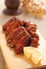 grilled chicken wings with lemon