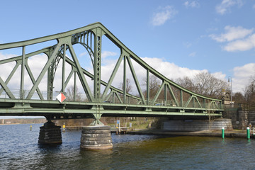 Fototapeta na wymiar Westufer Glienicker Brücke,