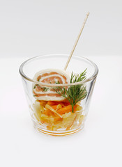 Geräucherter Lachs und Cole langsam Salat