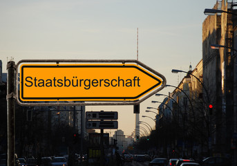 Obraz premium Strassenschild 37 - Staatsbürgerschaft
