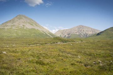 Las Cuillin, montañas rocosas de Escocia
