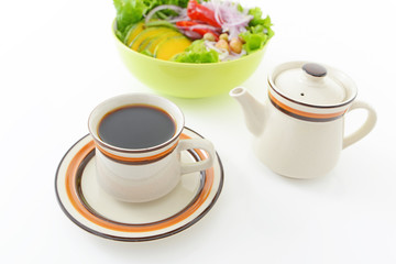 温かい珈琲とサラダ