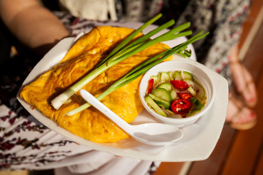 Thai omelette with onion