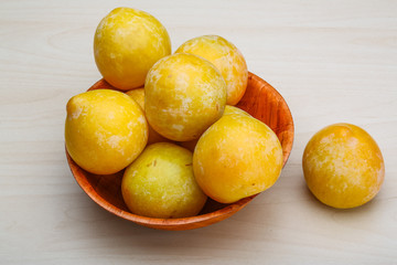 Yellow plums