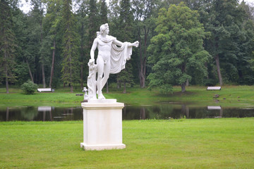 Obraz premium Statue in Oranienbaum Park.