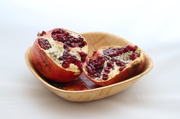 Спелый гранат