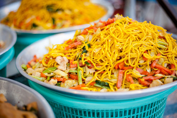 Thai fried noodle with chicken