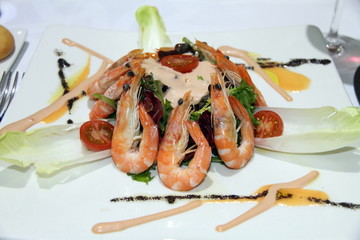 Salad with prawns
