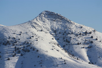 Fototapeta na wymiar montagnes iraniennes en hiver