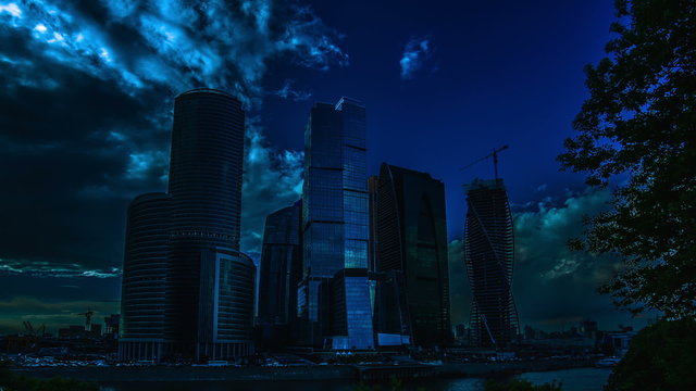 The empty skyscrapers at night: apocalyptic-style video