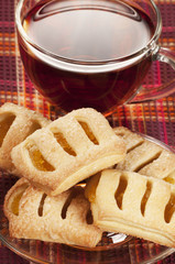 Small strudel cake with lemon